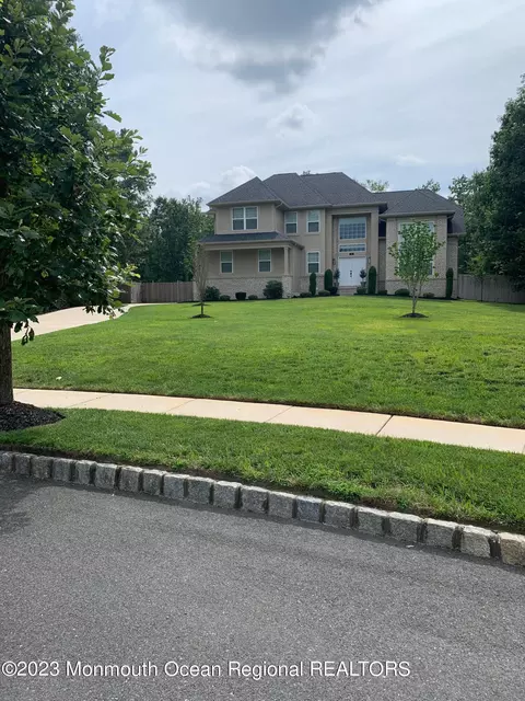 16 Danielle Ct, Hamilton, NJ 08330