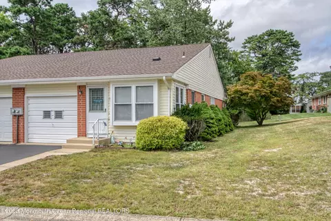 32 Hancock Dr #B, Whiting, NJ 08759