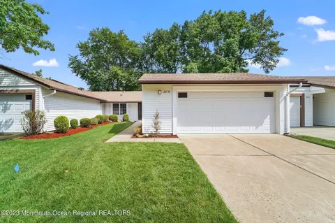 265 Crosse Dr # B, Monroe, NJ 08831
