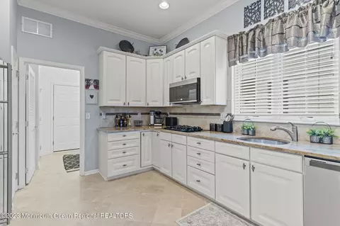 4 Manasquan Rd, Waretown, NJ 08758 photo 15