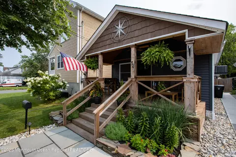 54 Florence Ave, Leonardo, NJ 07737