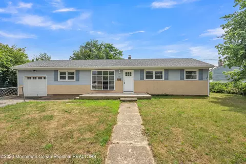113 Belmont Dr, Toms River, NJ 08757