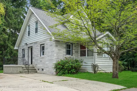303 Stephenson Ave, Middlesex, NJ 08846