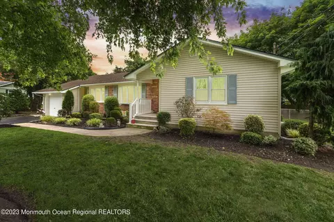 849 Bay Ave, Toms River, NJ 08753
