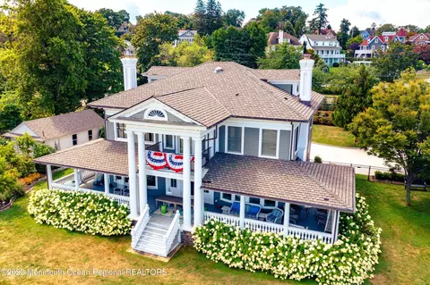 54 Ocean Blvd, Atlantic Highlands, NJ 07716
