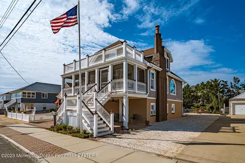 40 D St, Seaside Park, NJ 08752