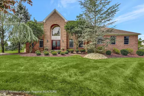 45 Langeveld Dr, Freehold, NJ 07728