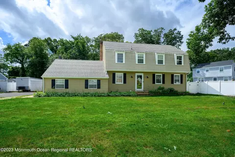 911 Westminster Dr, Toms River, NJ 08753