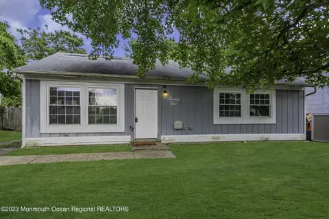 25 Tiller Dr, Barnegat, NJ 08005