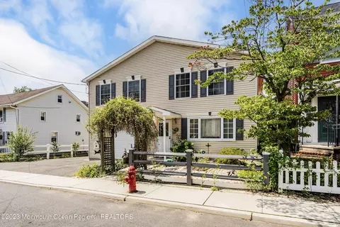 10 Kearney St, Keyport, NJ 07735