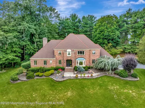 1 Paddock Ct, Holmdel, NJ 07733