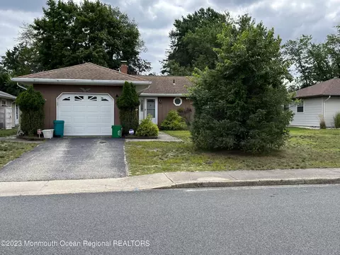 169 Fort De France Ave, Toms River, NJ 08757