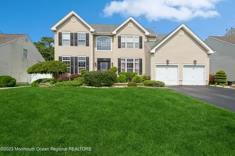 27 Mutineer Ave, Barnegat, NJ 08005