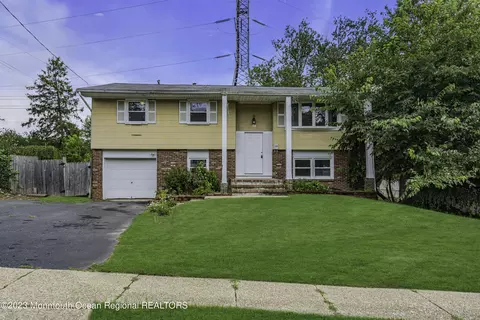 28 Citadel Dr, Jackson, NJ 08527