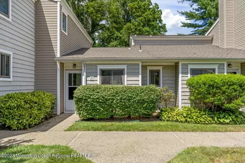 20 Gloria Ct, Tinton Falls, NJ 07724