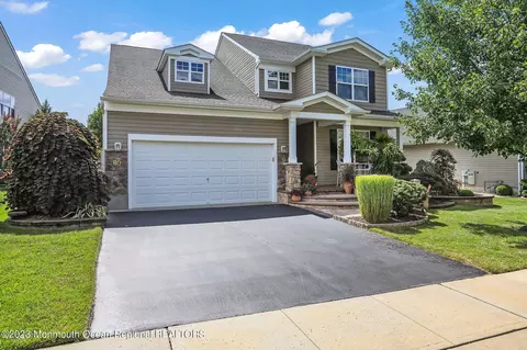 80 Wintergreen Dr, Manalapan, NJ 07726