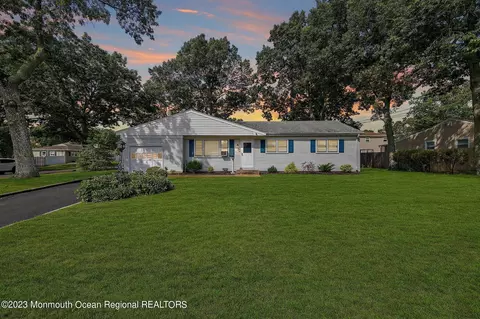100 Kenneth Pl, Brick, NJ 08724