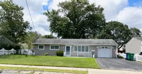 403 Applegate Ave, Toms River, NJ 08757