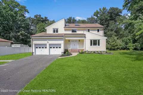2 Thomas Dr, Manalapan, NJ 07726