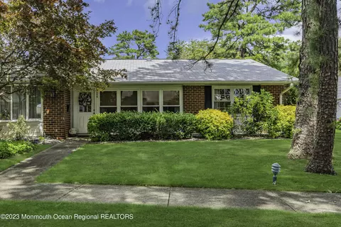 905 Dumbarton Dr # b, Lakewood, NJ 08701