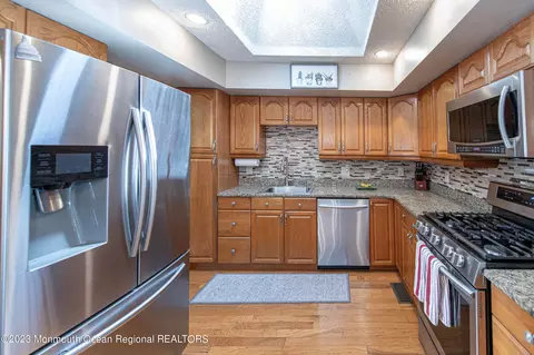 7 Hampton Rd, Howell, NJ 07731 photo 13