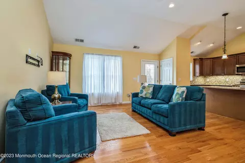 30 Lagoon Dr E, Brick, NJ 08723 photo 2