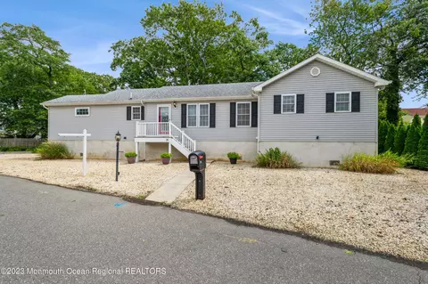 30 Lagoon Dr E, Brick, NJ 08723