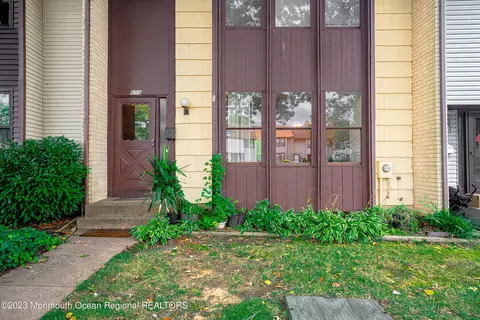 608 Greenwich Ct, East Windsor, NJ 08520