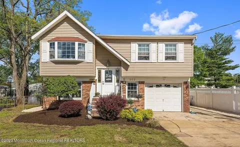 562 Palmer Ave, North Middletown, NJ 07748