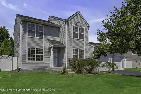 26 Sherrybrooke Dr, Howell, NJ 07731