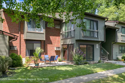 4 Western Reach, Red Bank, NJ 07701
