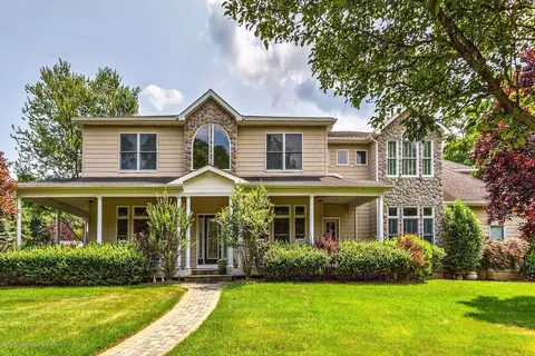 2 Bonifacio Dr, Middletown, NJ 07748