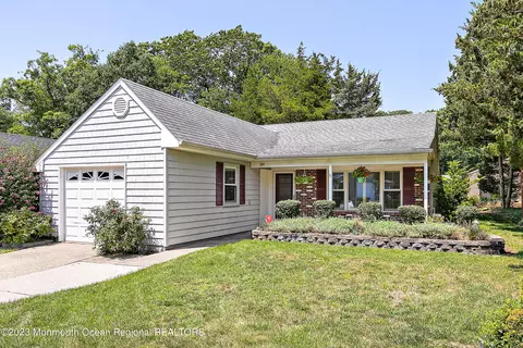 204 Lexington Dr, Little Egg Harbor, NJ 08087
