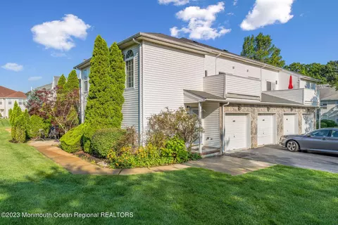 460 Deuce Dr, Wall, NJ 07719 photo 1