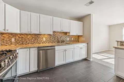 460 Deuce Dr, Wall, NJ 07719 photo 8