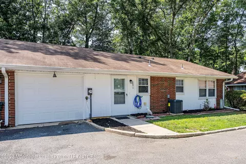 283 Kingston Ct # A, Lakewood, NJ 08701