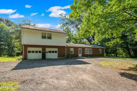 24 Herbert Dr, Manalapan, NJ 07726