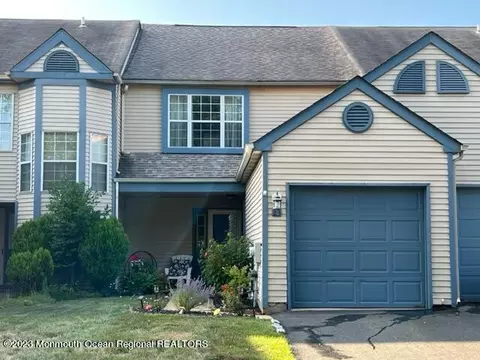 23 Willow Bend Dr, Hamilton, NJ 08690