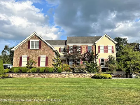 48 Weathervane Cir, Upper Freehold, NJ 08514