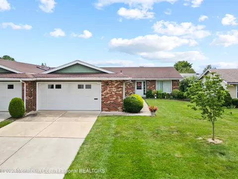 332 Quinton Dr # C, Monroe, NJ 08831