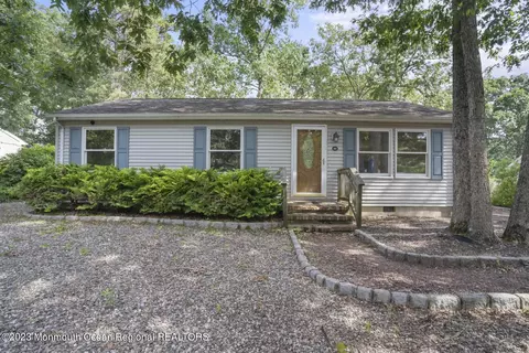147 Riptide Ave, Manahawkin, NJ 08050