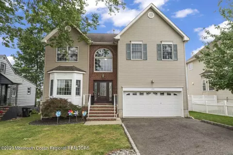 225 Church St, Woodbridge, NJ 07095