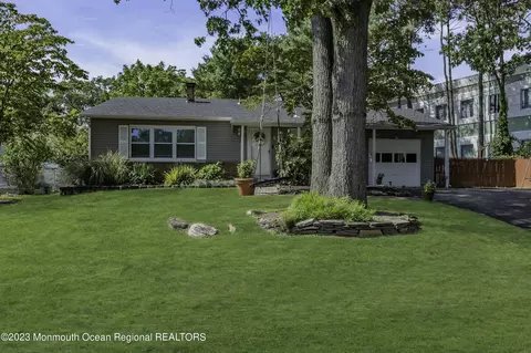 21 Cory Dr, Toms River, NJ 08755