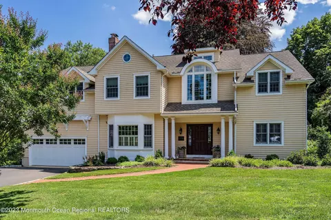 25 Crest Dr, Little Silver, NJ 07739