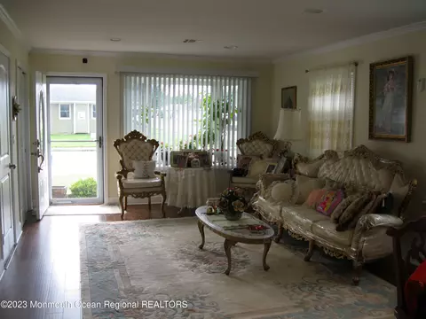 68 Barbuda St, Toms River, NJ 08757
