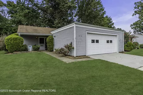 57 Essex Rd # C, Monroe, NJ 08831