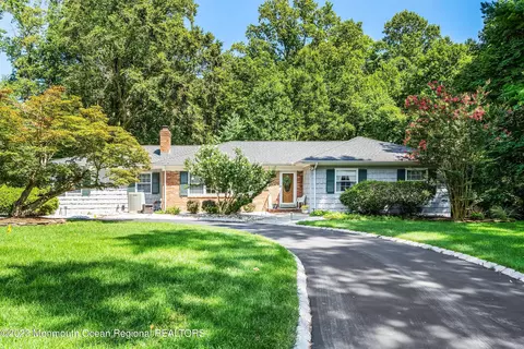 58 Heron Rd, Middletown, NJ 07748