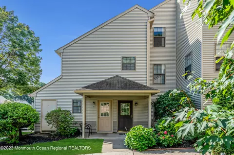 402 Daffodil Dr, Jackson, NJ 08527 photo 2