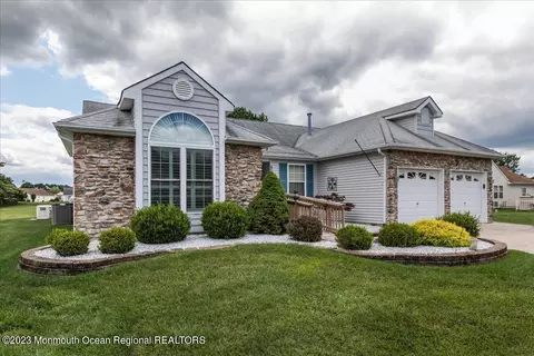 42 Abergele Ct, Toms River, NJ 08757