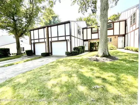 31 Willow Ln, Spring Lake Heights, NJ 07762